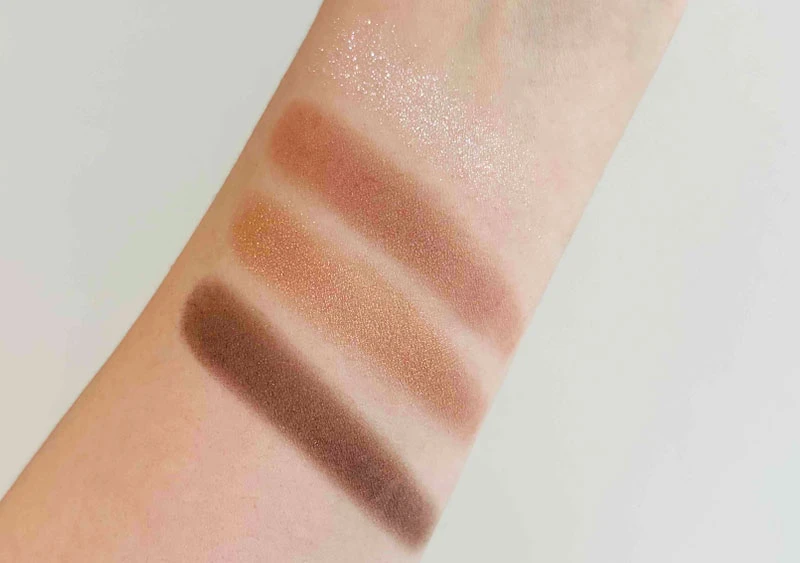 SUQQU（スック）のシグニチャー カラー アイズの15 凛覗 -RINNOZOKIのスウォッチ