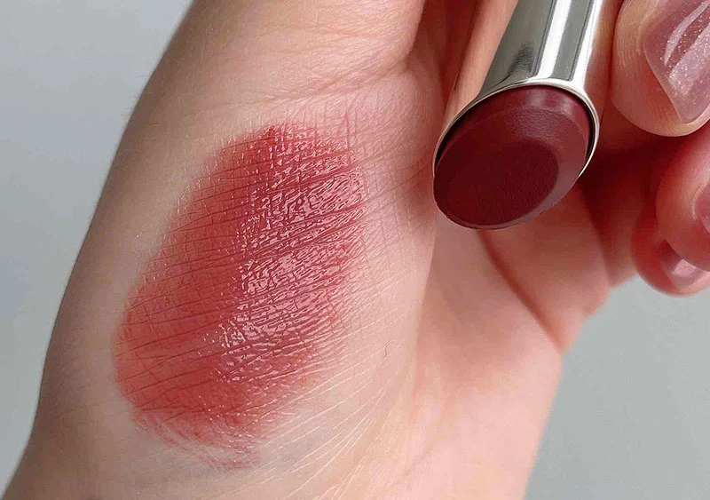 RMKのデューイーメルト リップカラーの03 シャイ ハートのスウォッチ