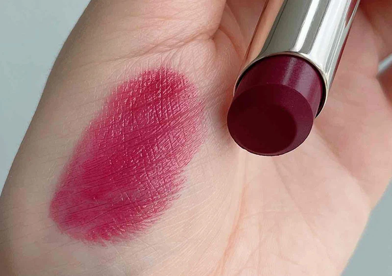 RMKのデューイーメルト リップカラーの06 ライプ グァバのスウォッチ