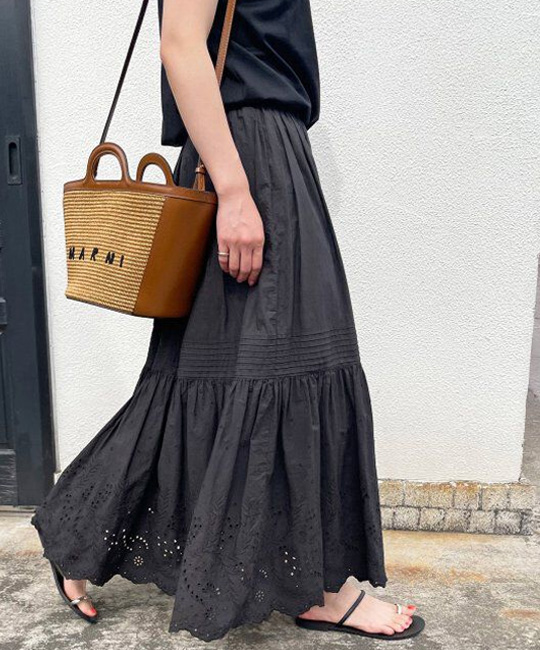 【スピック　アンド　スパン】エンブロイダリーレーススカート