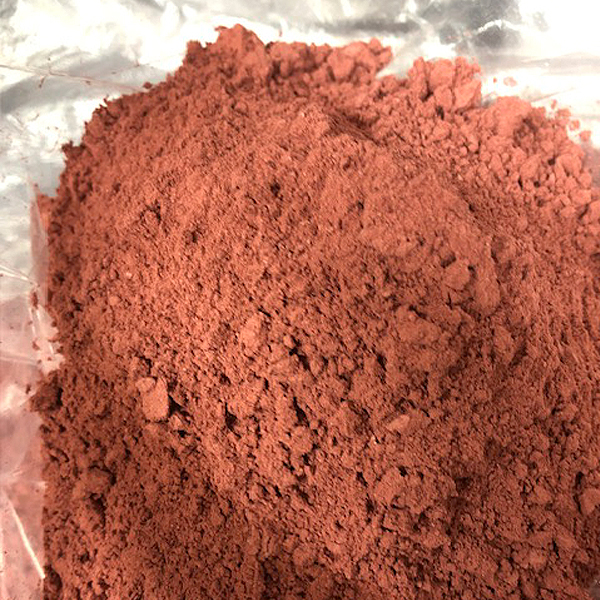 掻き出したコスメの粉の画像