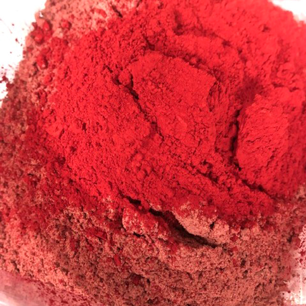 掻き出したコスメの粉の画像