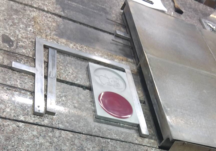 ルミ姉の型をオーブンに入れている画像