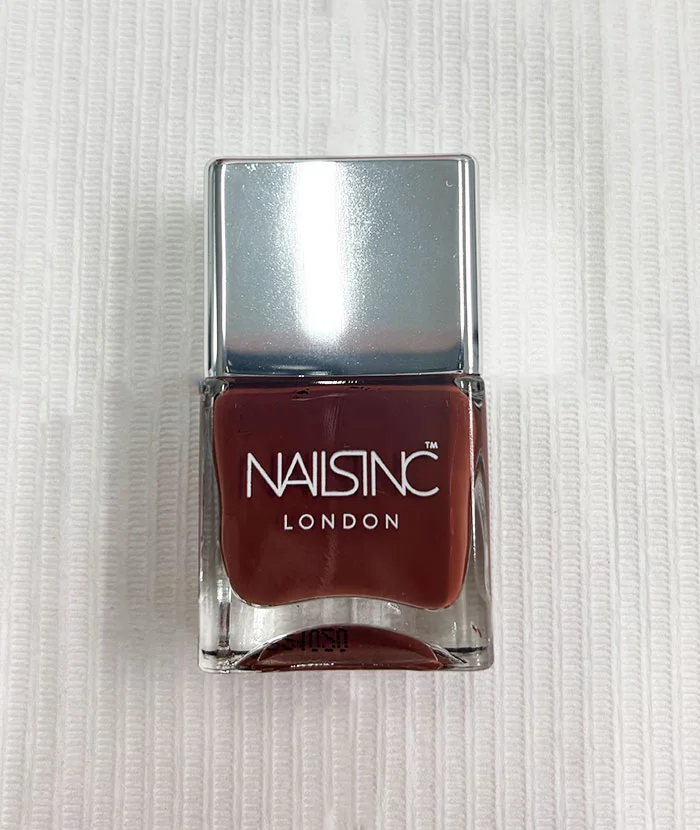 セルフネイルのやり方に使用するネイルズ インクのネイルポリッシュ